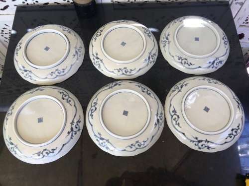 Set 6 Scalloped Hand Painted Imari Plates Underglaze Blue Scrolls under plate with Kiln Mark 22cm