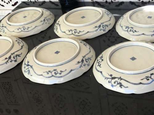 Set 6 Scalloped Hand Painted Imari Plates Underglaze Blue Scrolls under plate with Kiln Mark 22cm