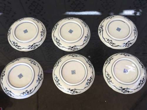 Set 6 Scalloped Hand Painted Imari Plates Underglaze Blue Scrolls under plate with Kiln Mark 13.5cm