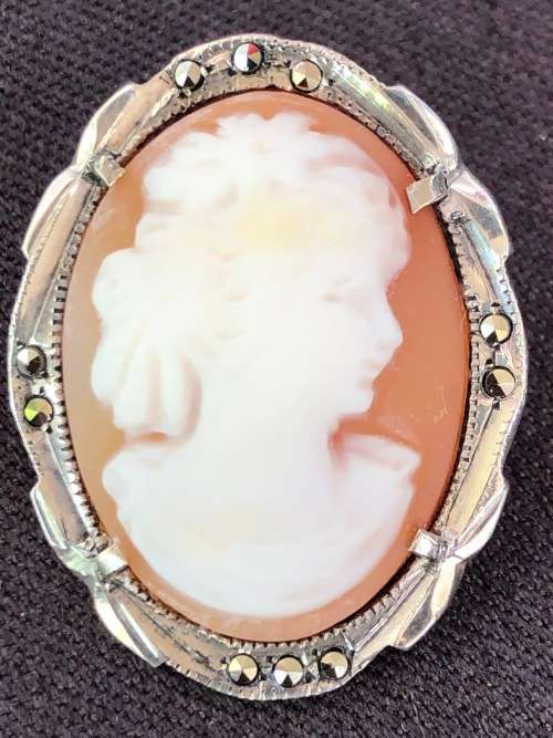 BEAUTIFUL VICTORIAN CONTINENTAL .800 SILVER MARCASITE AND CARVED SHELL CAMEO BROOCH / PENDANT
