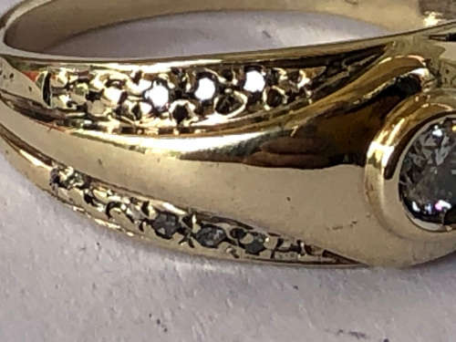 9ct Yellow Gold Diamond Dress Ring with Certificate - 13 Round Brilliant Cut Diamonds - 3.06g