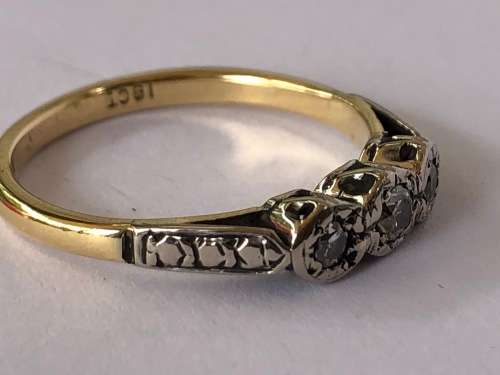 18ct YELLOW AND WHITE GOLD DIAMOND ENGAGEMENT RING - 2.31g TOTAL WEIGHT - SIZE L1/2