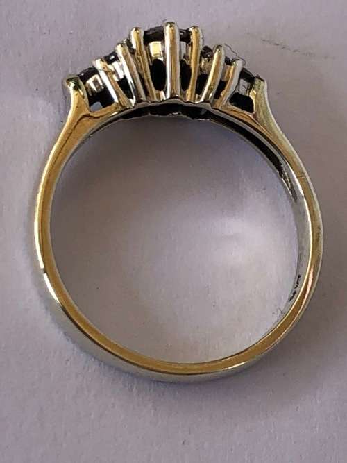 STUNNING 9ct WHITE GOLD AND CUBIC ZIRCONIA ENGAGEMENT RING - SIZE N - 3.33g - 7 CZ STONES