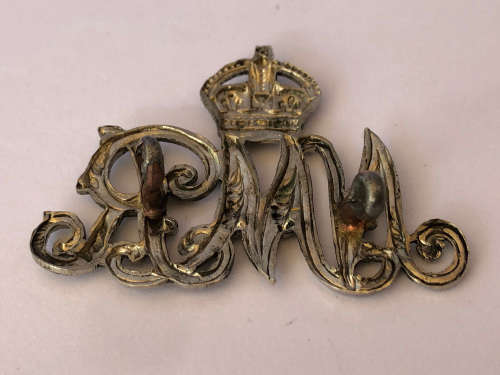 SOUTH AFRICAN MILITARY -  NATAL MOUNTED RIFLES CAP / BERET BADGE - circa 1922-43