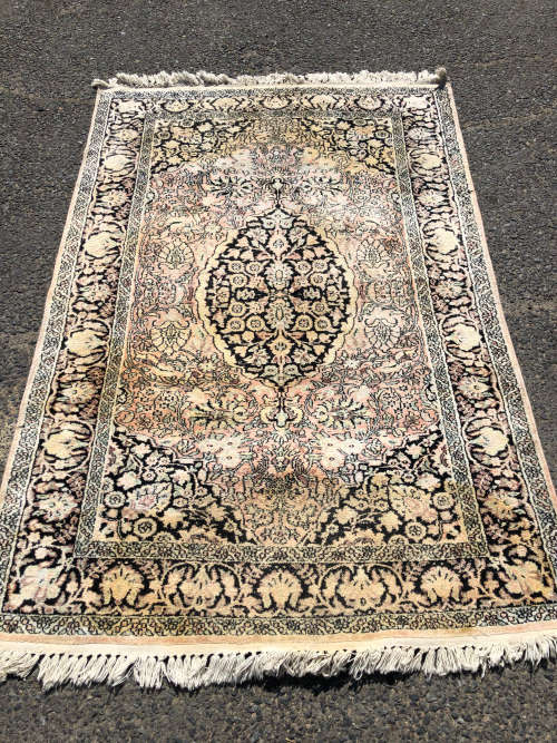 LARGE PURE WOOL HAND KNOTTED PERSIAN CARPET - SHADES OF PINK - CHECK DESCRIPTION 1740 X 1200mm