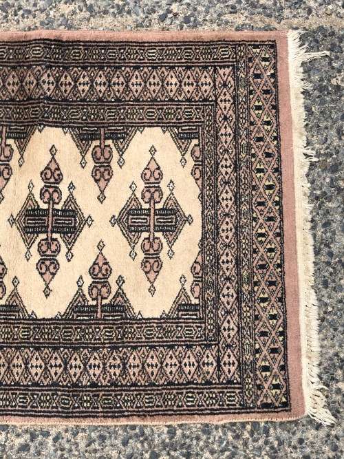 STUNNING LIGHTLY WORN HAND KNOTTED PURE WOOL VEGETABLE DYE BOKHARA PERSIAN RUG - 650 X 1000mm