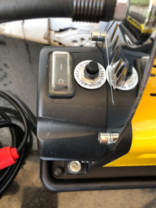 T-MAX 160LPM HEAVY DUTY PORTABLE AIR COMPRESSOR -NEVER BEEN USED - CHECKED AND FULL WORKING ORDER