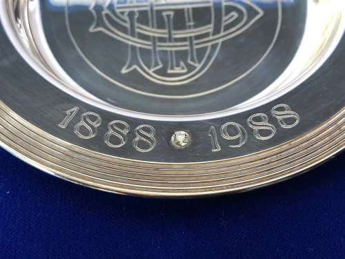 RARE !!! COMMEMORATIVE DE BEERS STERLING SILVER DISH 1888 - 1988 INSET WITH A DIAMOND - 112.62g