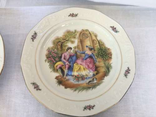 lot Vine Embossed Edge French Fragonard Courting Couples Display Plates By Premier Collector Series