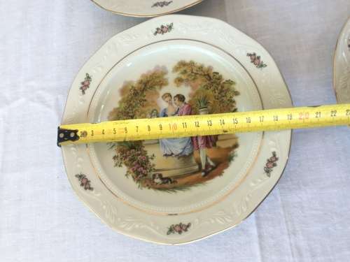 lot Vine Embossed Edge French Fragonard Courting Couples Display Plates By Premier Collector Series