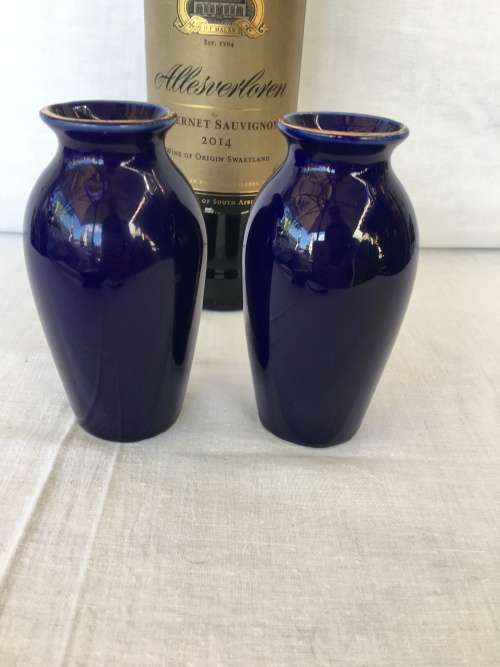 A Set Vintage Japanese Cobalt Blue and Gold Gilt Bud Vases