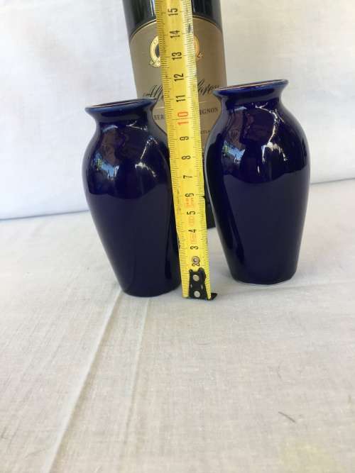 A Set Vintage Japanese Cobalt Blue and Gold Gilt Bud Vases