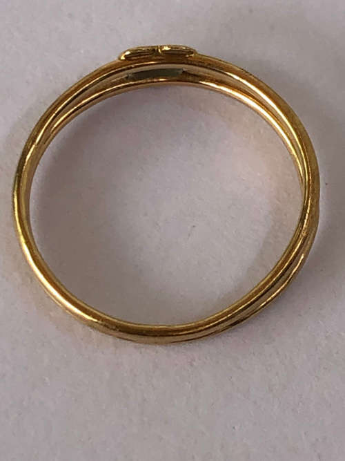 GORGEOUS 9ct VINTAGE YELLOW GOLD HALLMARKED HEART RING  - SIZE K1/2 - 1.18g