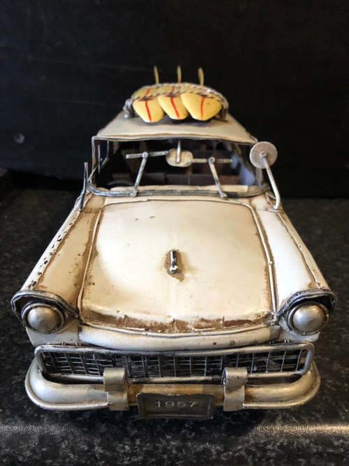 WOW !!! BOYLE AUTOMOBILIA (AUSTRALIAN) COLLECTABLE TIN TOY STATION WAGON WITH SURFBOARDS