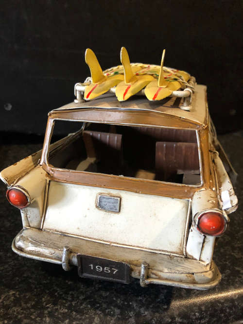 WOW !!! BOYLE AUTOMOBILIA (AUSTRALIAN) COLLECTABLE TIN TOY STATION WAGON WITH SURFBOARDS