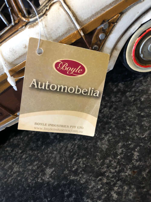 WOW !!! BOYLE AUTOMOBILIA (AUSTRALIAN) COLLECTABLE TIN TOY STATION WAGON WITH SURFBOARDS