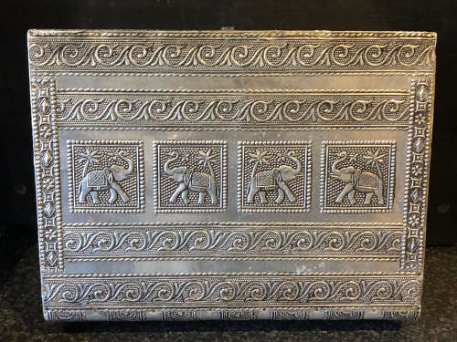 BEAUTIFUL DETAILED SILVER CLAD INDIAN THEMED JEWELLERY BOX - STUNNING PIECE