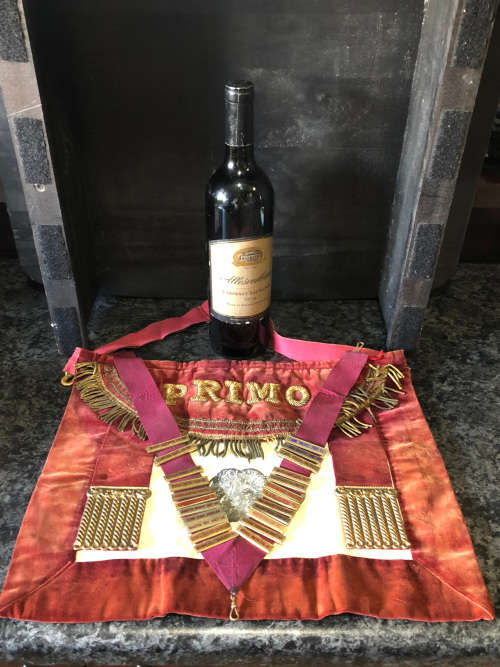 RARE FIND !!! VINTAGE FREEMASON REGALIA LODGE ROYAL ORDER BUFFALOES (PRIMO) APRON AND RIBBON