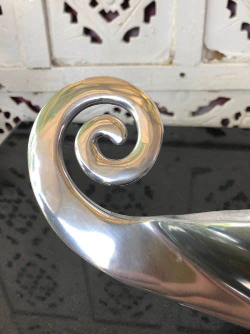 WOW !!! CARROL BOYES FUNCTIONAL ART - VIKING PATTERN BANANA BOWL - CLEARLY MARKED