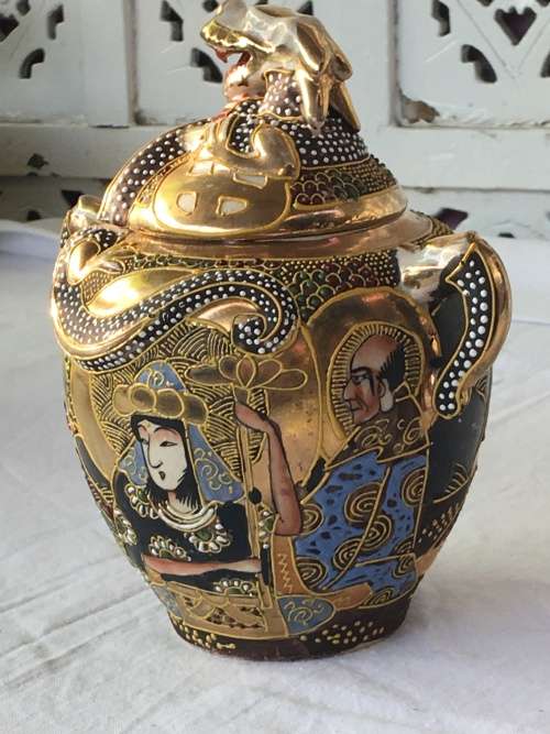 Antique Meiji Japanese Satsuma Dragon Ware Suger Pot - Mark: Futaji Shimazu family crest