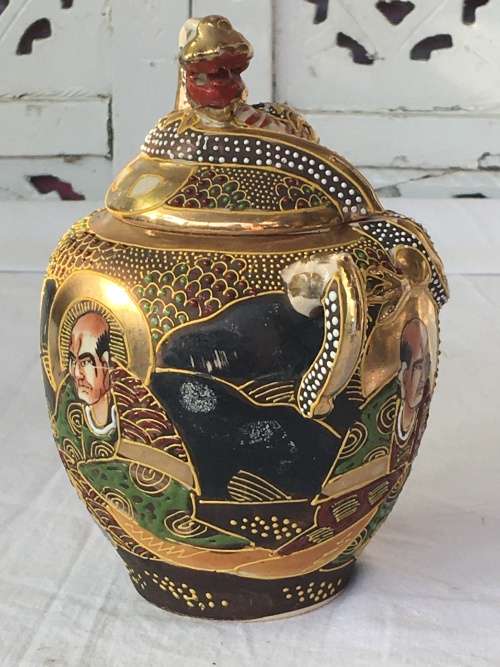 Antique Meiji Japanese Satsuma Dragon Ware Suger Pot - Mark: Futaji Shimazu family crest