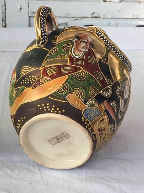 Antique Meiji Japanese Satsuma Dragon Ware Suger Pot - Mark: Futaji Shimazu family crest