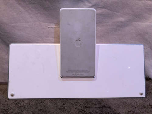 APPLE IPAD 2 MODEL A1395 WITH A KEYBOARD DOCK A1359 - BOTH FOR SPARES