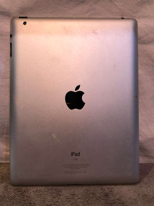 APPLE IPAD 2 MODEL A1395 WITH A KEYBOARD DOCK A1359 - BOTH FOR SPARES