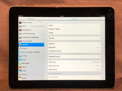 APPLE IPAD 1st GENERATION MODEL A1219 - IN WORKING ORDER