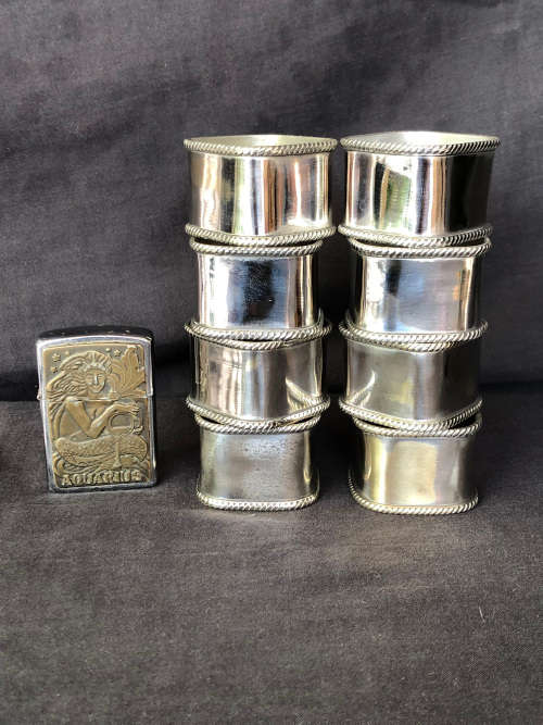 GORGEOUS SET OF 8 SILVER PLATED SERVIETTE RINGS