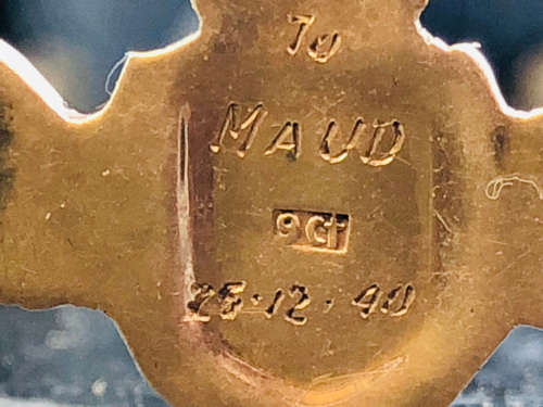 WOW !!! STUNNING WW2 9ct YELLOW GOLD AND ENAMEL SWEET HEART BROOCH - `TO MAUD 25/12/40` -