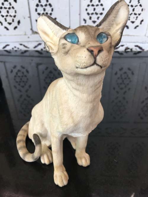 Country Artists Collectable Cat Figurines Siamese Signed and Dated 2005