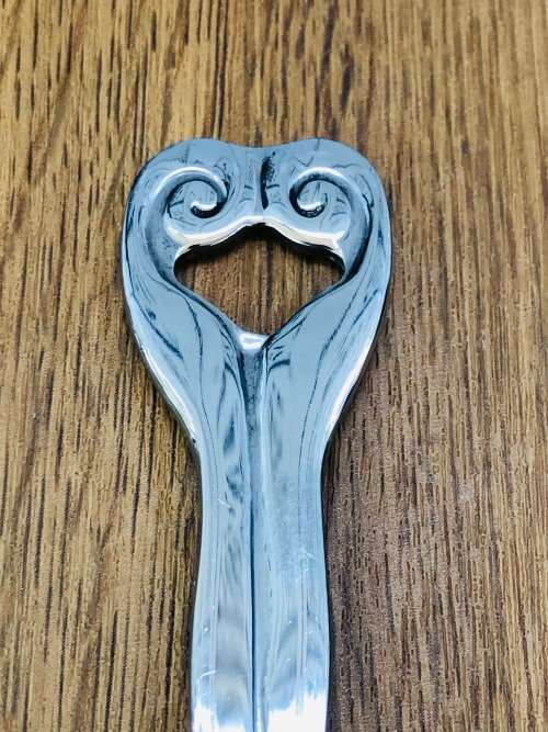 CARROL BOYES FUNCTIONAL ART !!! HANGING WAVE PATTERN SAUCE SPOON - 18/8 STAINLESS STEEL