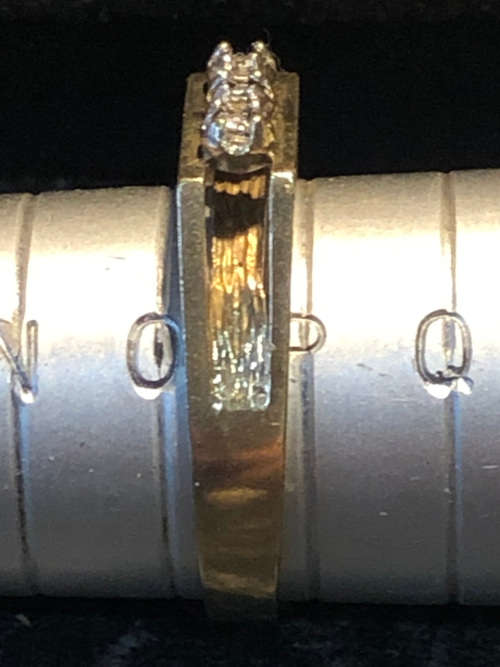WOW !!! GORGEOUS ANTIQUE 9ct YELLOW GOLD AND DIAMOND RING WITH 3 DIAMONDS - 2.7g - SIZE O1/2