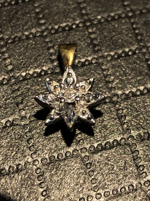 WOW !!! GORGEOUS ANTIQUE 10ct YELLOW GOLD AND DIAMOND PENDANT - 0.86g