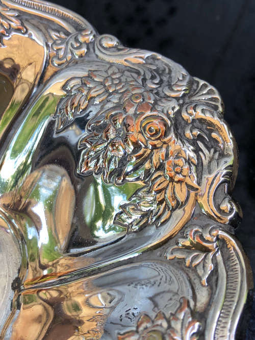 STUNNING PIECE !!! BEAUTIFULLY EMBOSSED SILVER PLATED DRESSING TABLE TRINKET DISH