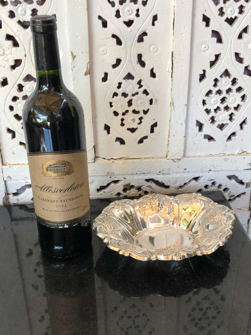 STUNNING PIECE !!! BEAUTIFULLY EMBOSSED SILVER PLATED DRESSING TABLE TRINKET DISH