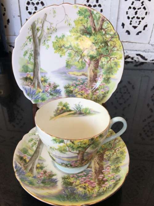 VINTAGE SHELLEY FINE BONE CHINA ENGLAND `WOODLAND 13348 TEA TRIO