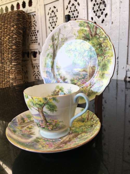 VINTAGE SHELLEY FINE BONE CHINA ENGLAND `WOODLAND 13348 TEA TRIO