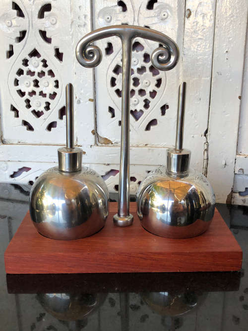 CARROL BOYES (1954 - 2019) WAVE PATTERN OIL AND VINEGAR DRIZZLERS - BRAND NEW - CLEARLY MARKED