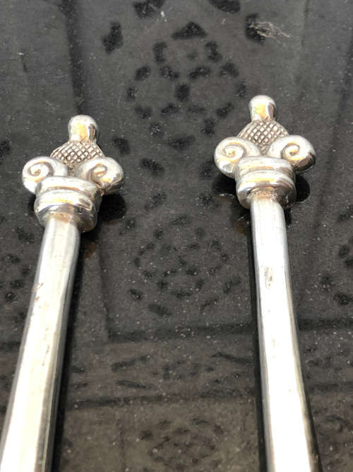 CARROL BOYES (1954 - 2019) CROWN PATTERN SALAD SERVERS - CLEARLY MARKED