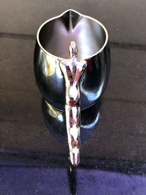 CARROL BOYES (1954 - 2019) ACROBAT PATTERN MILK JUG - BARREL SHAPE - BRAND NEW - CLEARLY MARKED
