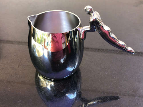 CARROL BOYES (1954 - 2019) ACROBAT PATTERN MILK JUG - BARREL SHAPE - BRAND NEW - CLEARLY MARKED