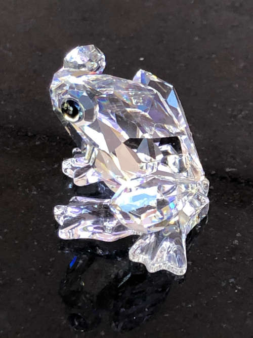 STUNNING RARE SWAROVSKI CRYSTAL FROG - EXQUISITE PIECE - CLEARLY MARKED - DISCONTINUED