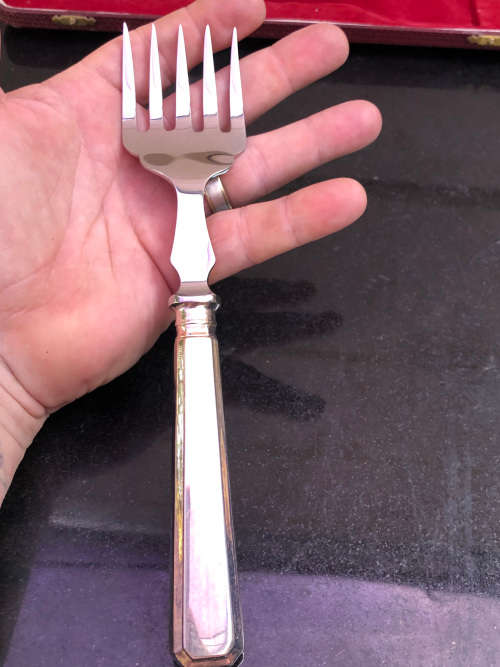 WOW !!! John Turton and Co boxed set of silverplated Fish Servers - in immaculate condition