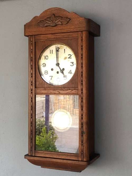 Wow !!! stunning old Mahogany wood cased wall clock with key