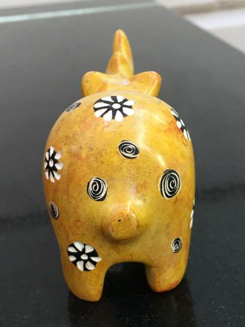 Vintage Animal rock stone/soap stone Rhino  weight 147g - size:   40 x 85 x 58 mm