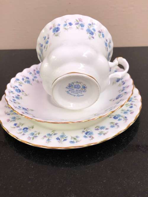 Wow !!! 1970 - Royal Albert Memory Lane Trio in slighty used Condition