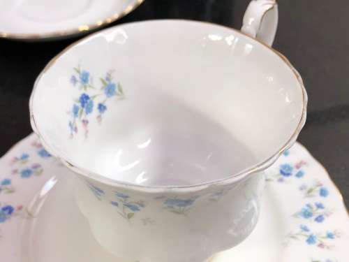 Wow !!! 1970 - Royal Albert Memory Lane Trio in slighty used Condition