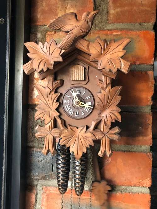 R. LÖTSCHER SWISS CUCKOO CLOCK - COMPLETE - WORKING 100 %